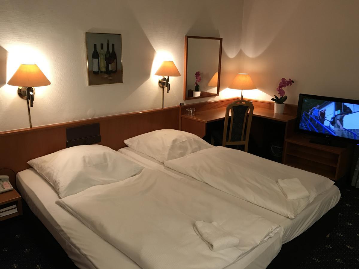 Karaman Group Hotel Бад-Нендорф Экстерьер фото
